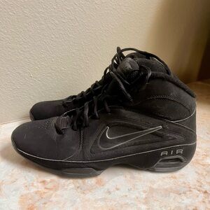 Nike men’s basketball shoes size 11